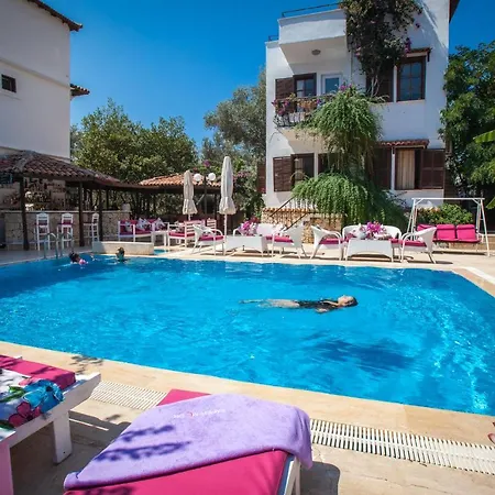 Papermoon & Apartahotel Kaş